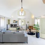 La Maison Private
